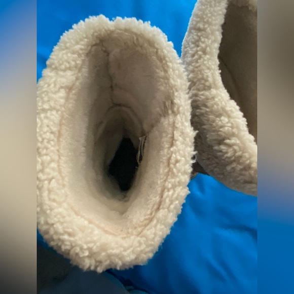 UGG rubber sole boots - Picture 3 of 10